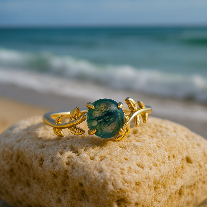 Emerald Breeze – Green-Toned Leaf Ring